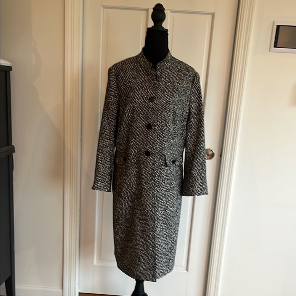 Anne Klein Black & White Textured Long blazer/Coat – Size 10